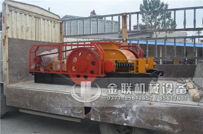 大型雙齒輥式破碎機(jī)價(jià)格是多少，生產(chǎn)能力怎么樣？