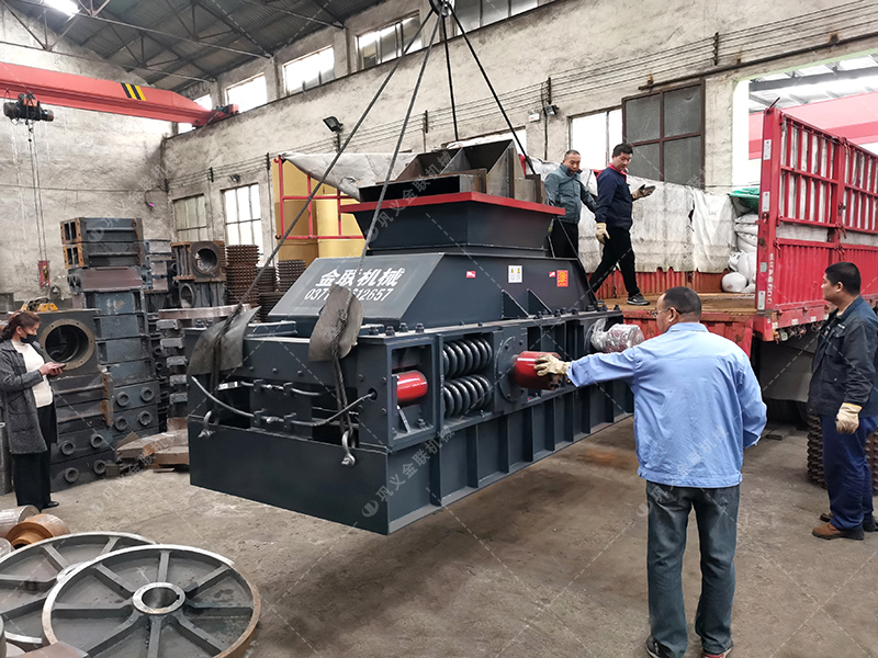 2PGY1007中大型全自動(dòng)液壓對(duì)輥制砂機(jī)發(fā)往河北 2PGY1007中大型全自動(dòng)液壓對(duì)輥制砂機(jī)發(fā)往河北