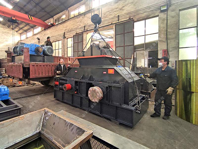 2PG1208大型對輥破碎機(jī)設(shè)備發(fā)往內(nèi)蒙古 2PG1208大型對輥破碎機(jī)設(shè)備發(fā)往內(nèi)蒙古