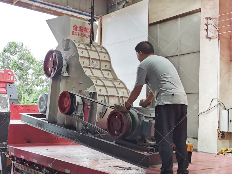 800x800中型雙級粉碎機設(shè)備發(fā)貨圖片 800x800中型雙級粉碎機設(shè)備發(fā)貨圖片