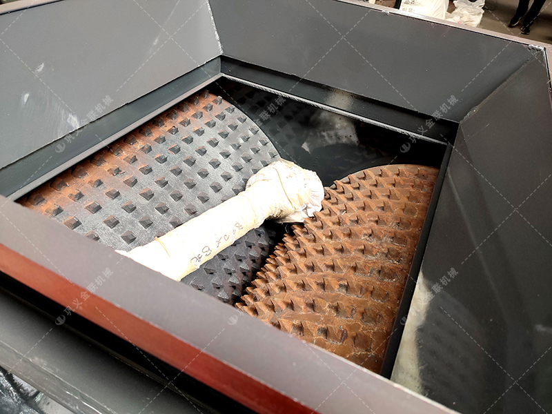 2PGC900X900雙齒輥破碎機(jī)發(fā)貨圖片_發(fā)往內(nèi)蒙古烏海_粉碎煤