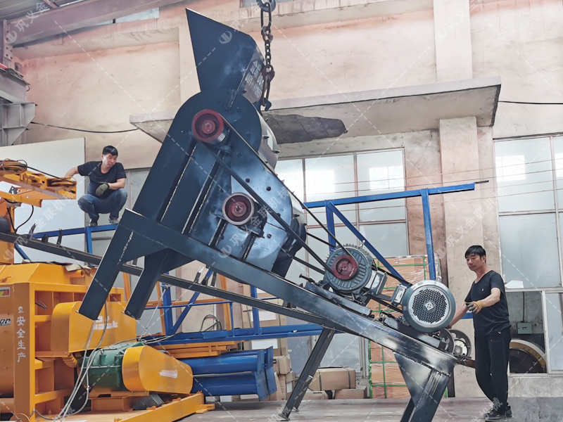 46小型雙級(jí)粉碎機(jī)發(fā)貨圖片_發(fā)往甘肅慶陽(yáng)_破碎煤 46小型雙級(jí)粉碎機(jī)發(fā)貨圖片_發(fā)往甘肅慶陽(yáng)_破碎煤