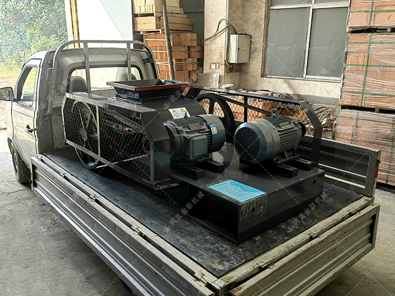 2pgc450*500雙齒輥破碎機發(fā)貨圖片_發(fā)往內(nèi)蒙古赤峰_破碎煤